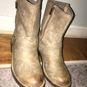 Women’s Rustic Boots